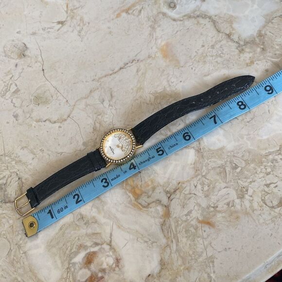 Louis Feraud Equestrian Gold Tone & Crystals Wristwatch - Picture 9 of 10